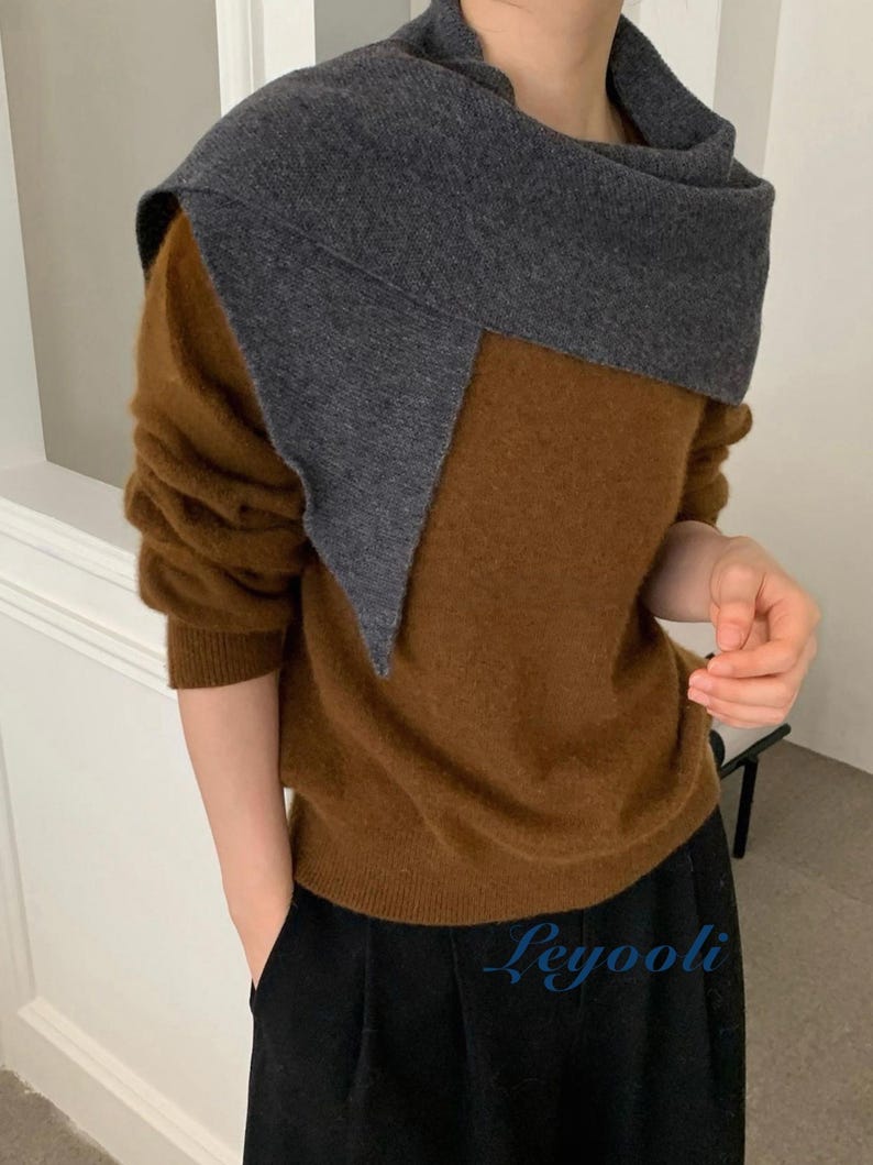 Charcoal Gray 100% Wool Knit Triangle Scarf, Minimalist Ribbed Wrap, Soft Wool Shawl