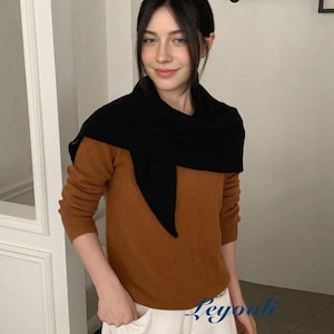 Black 100% Wool Triangle Scarf, Minimalist Ribbed Knit Shawl, Elegant Winter Wrap for Women