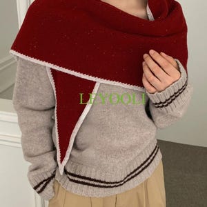 Handmade 100% Wool Speckled Red Shawl Wrap | Textured Triangular Scarf | Cozy Winter Shoulder Wrap | Festive Knit Gift for Her