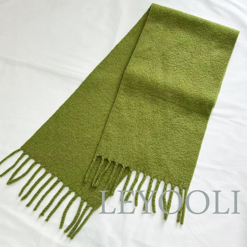 Wool Green Tassel Scarf: Soft Winter Accessory