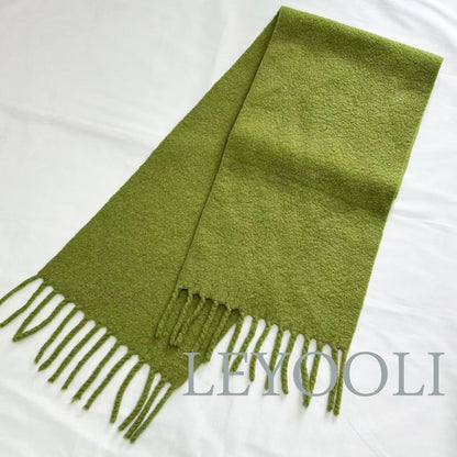 Wool Green Tassel Scarf: Soft Winter Accessory