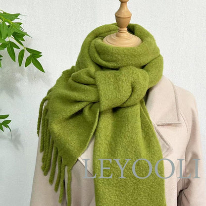 Wool Green Tassel Scarf: Soft Winter Accessory