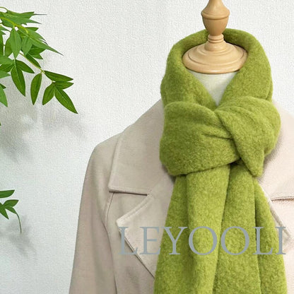 Wool Green Tassel Scarf: Soft Winter Accessory