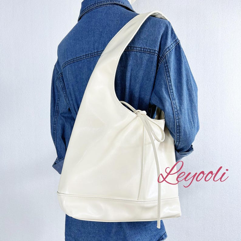 Cream Vegan Leather Bow Tote Bag: Minimalist Shoulder Handbag