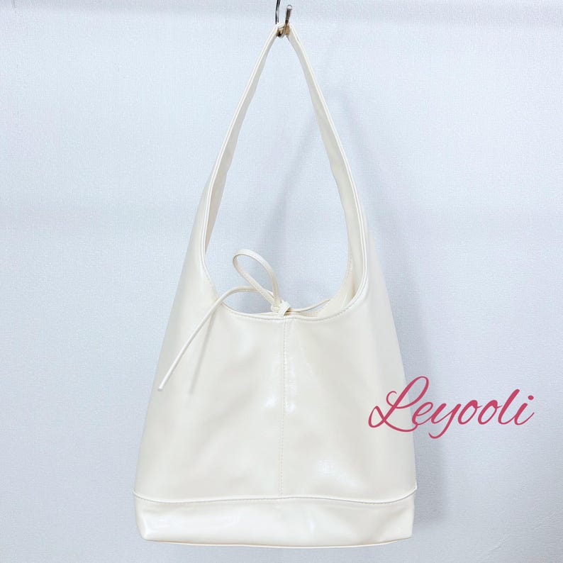 Cream Vegan Leather Bow Tote Bag: Minimalist Shoulder Handbag