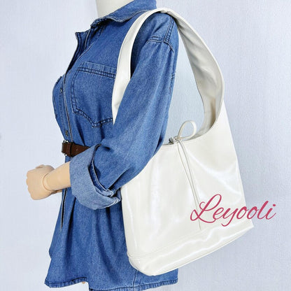 Cream Vegan Leather Bow Tote Bag: Minimalist Shoulder Handbag