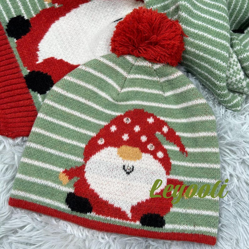 Light Up Christmas Gnome Knit Hat & Scarf Set - LED Beanie
