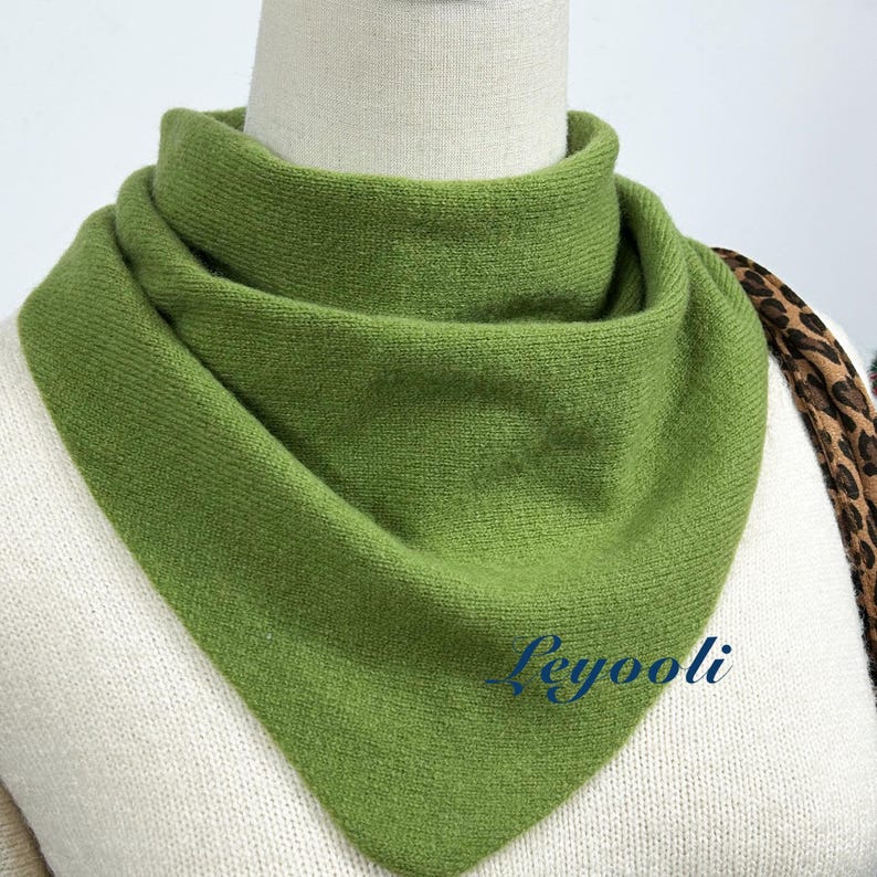 Green 100% Wool Triangle Scarf, Soft Knit Shawl, Warm Handmade Winter Gift for Her