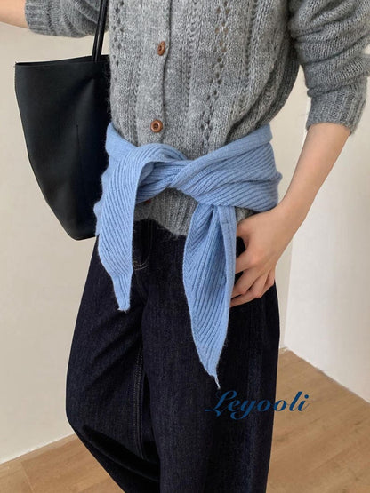 Light Blue Knit Triangle Scarf: Ribbed Neck Shawl with Slot