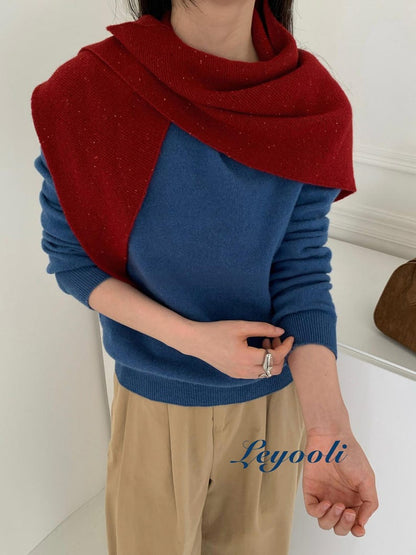 Speckled Red 100% Wool Triangle Scarf, Festive Knit Wrap, Cozy Winter Shawl Gift