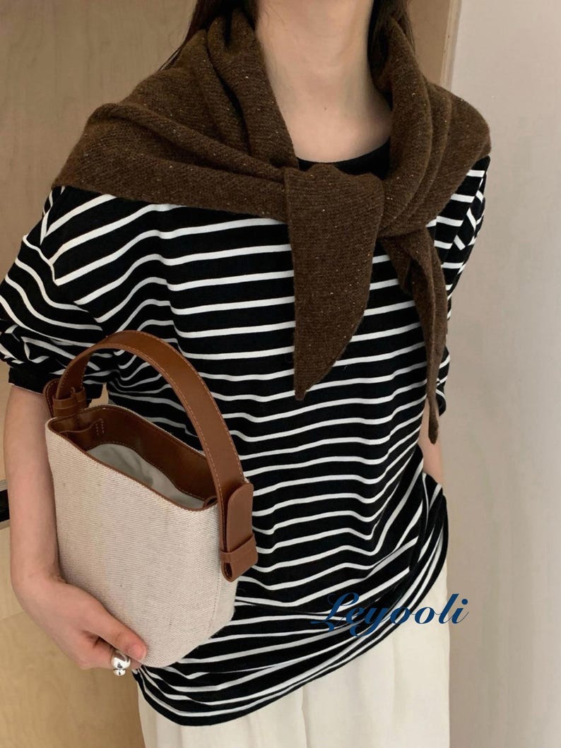 Speckled Brown 100% Wool Knit Triangle Scarf, Cozy Ribbed Shawl, Handmade Neutral Wrap