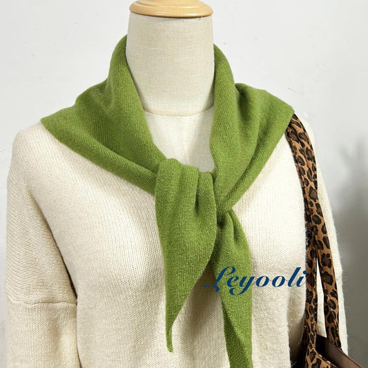Green 100% Wool Triangle Scarf, Soft Knit Shawl, Warm Handmade Winter Gift for Her