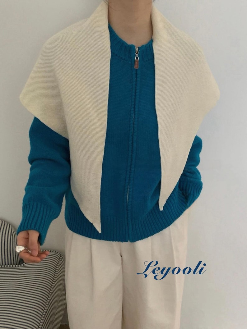 Cream White Wool Knit Triangle Scarf - Soft Ribbed Shawl Wrap