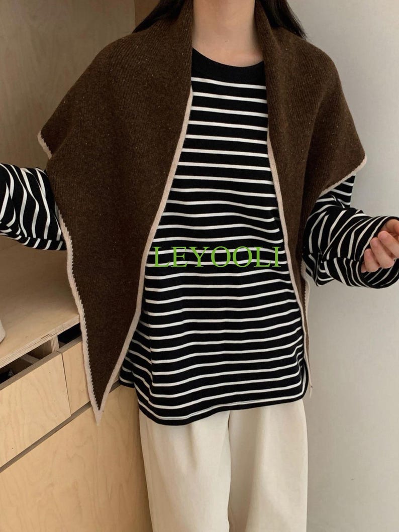 Handmade 100% Wool Speckled Brown Shawl Wrap | Textured Winter Scarf | Cozy Triangular Wrap | Rustic Knit Gift for Her