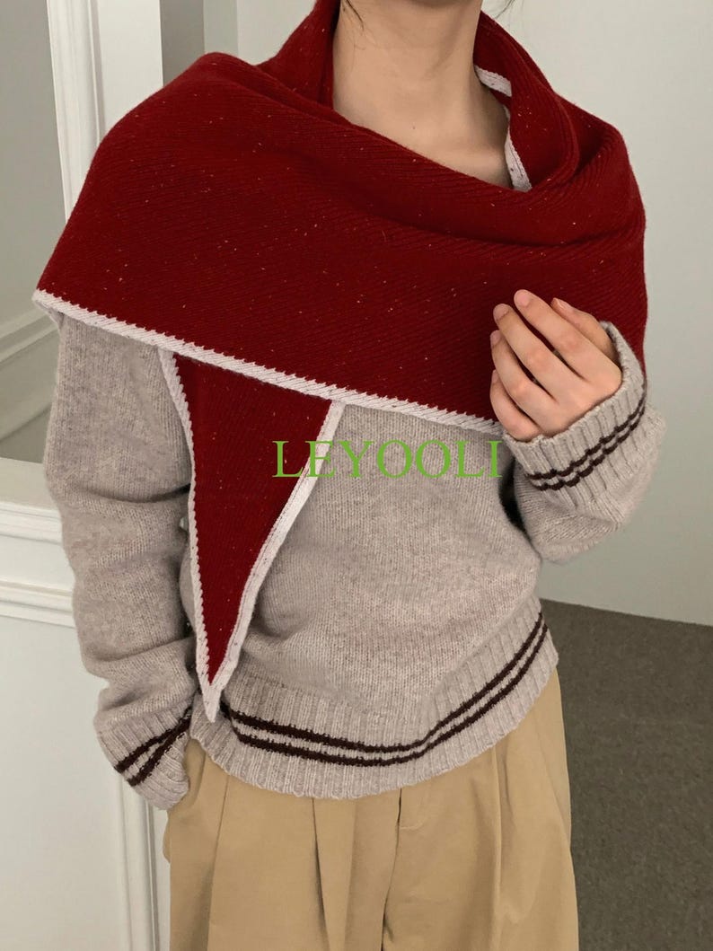 Handmade 100% Wool Speckled Red Shawl Wrap | Textured Triangular Scarf | Cozy Winter Shoulder Wrap | Festive Knit Gift for Her