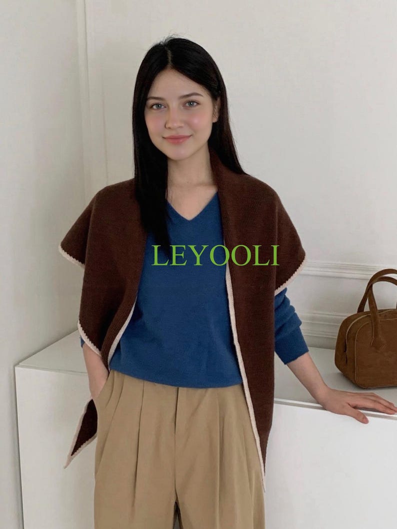 Handmade 100% Wool Coffee Brown Shawl Wrap | Minimalist Triangular Scarf | Soft Warm Shoulder Wrap for Fall Winter | Classic Gift for Her