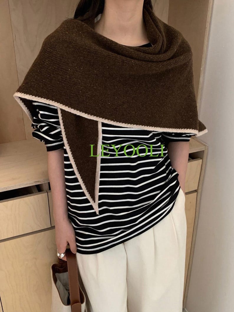 Handmade 100% Wool Speckled Brown Shawl Wrap | Textured Winter Scarf | Cozy Triangular Wrap | Rustic Knit Gift for Her