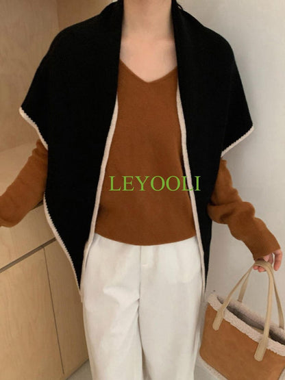 Handmade 100% Wool Black Shawl Wrap | Minimalist Winter Scarf | Elegant Triangular Wrap | Chic Knit Gift for Her