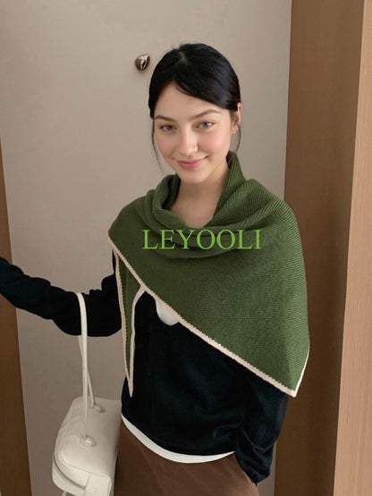 Handmade 100% Wool Pine Green Shawl Wrap | Winter Triangular Scarf | Soft Warm Shoulder Wrap | Christmas Gift for Her